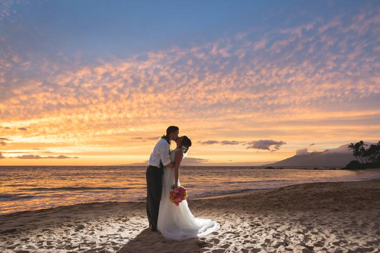 Maui sunset wedding