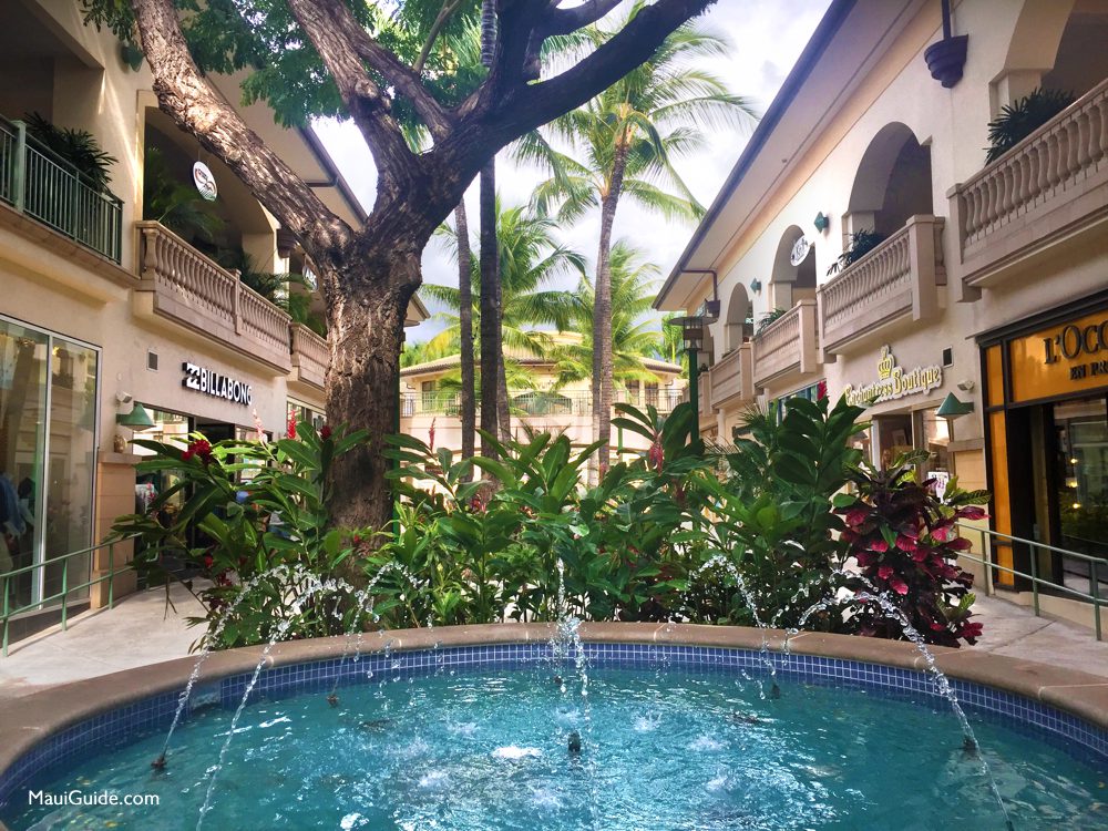 Fountain and courtyard at The Shops at Wailea
